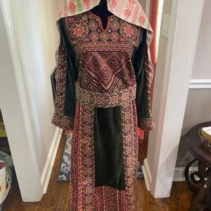 Thoub thobe arabic middle eastern henna palestinian wedding embroidery tatreez